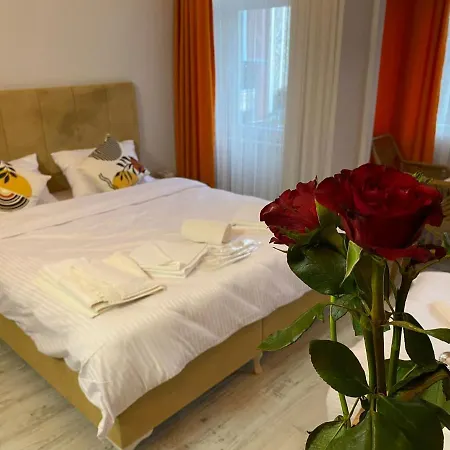 Aura Apart Hotel&suites *