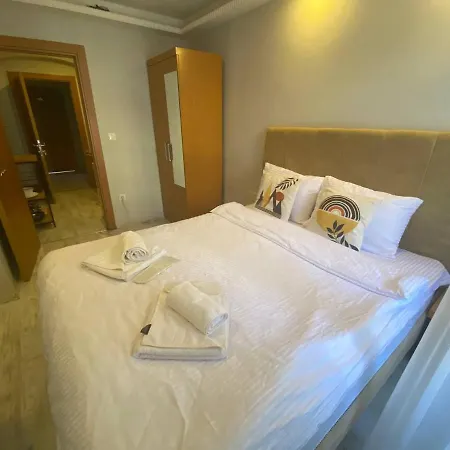 Aura Apart Hotel&suites *